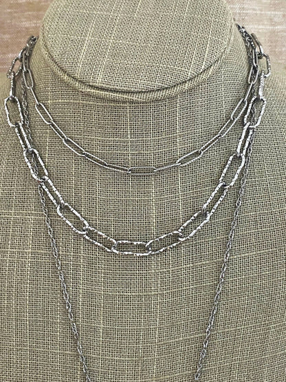 STATEMENT PAPERCLIP NECKLACE